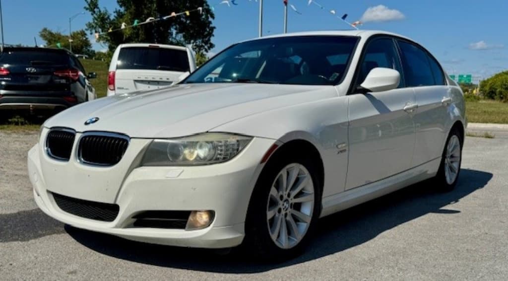 2011 BMW 3 Series 328i xDrive Édition thumbnail 3