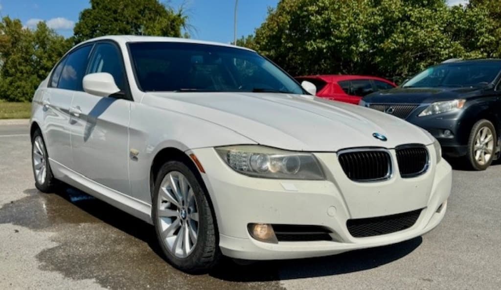2011 BMW 3 Series 328i xDrive Édition thumbnail 6