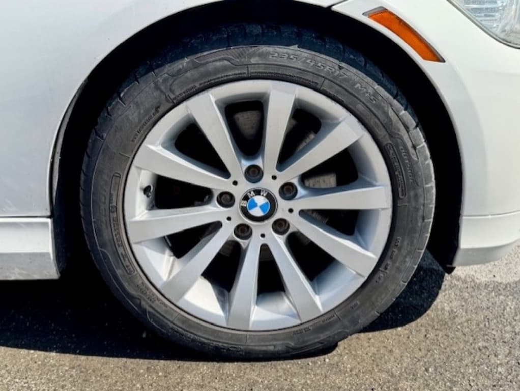2011 BMW 3 Series 328i xDrive Édition thumbnail 7