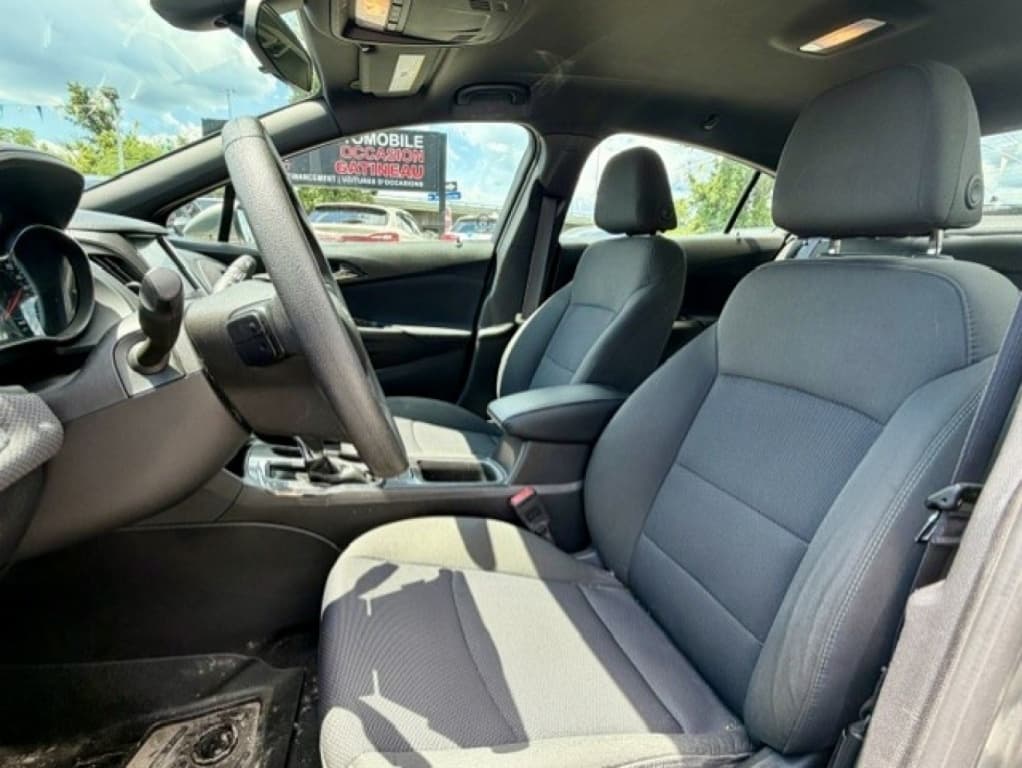 2017 Chevrolet Cruze LT thumbnail 8