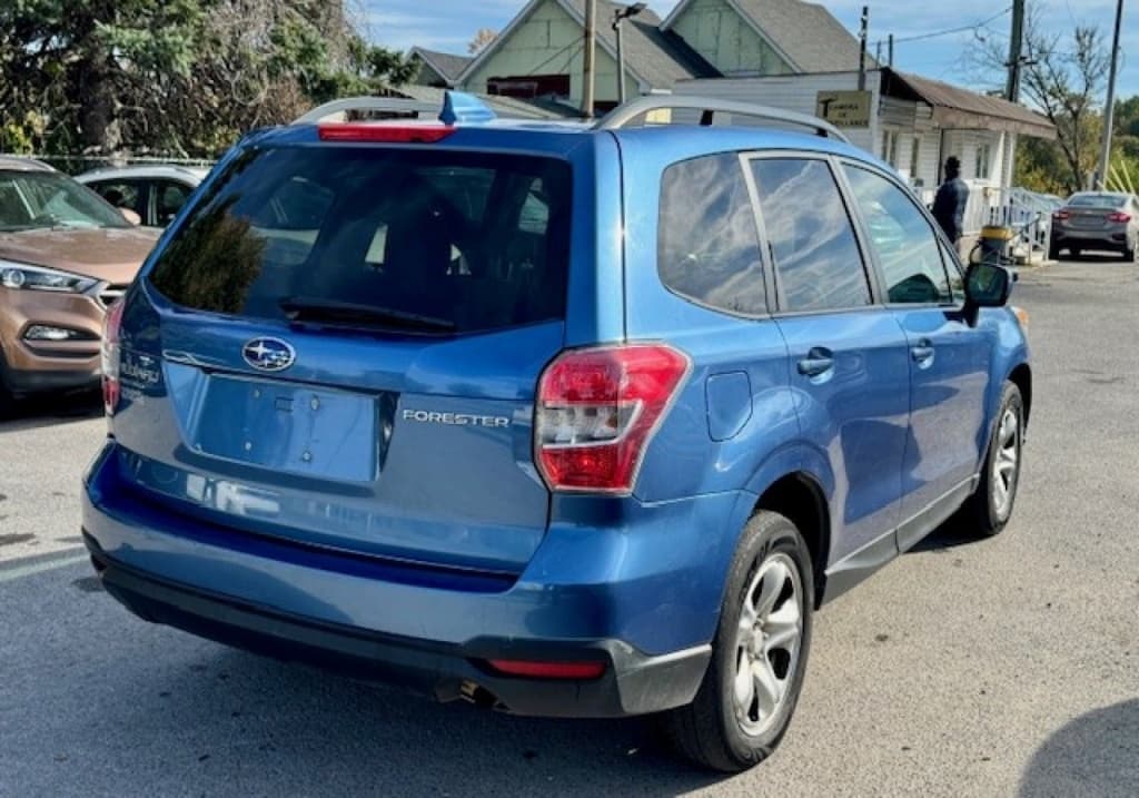 2016 Subaru Forester i thumbnail 5