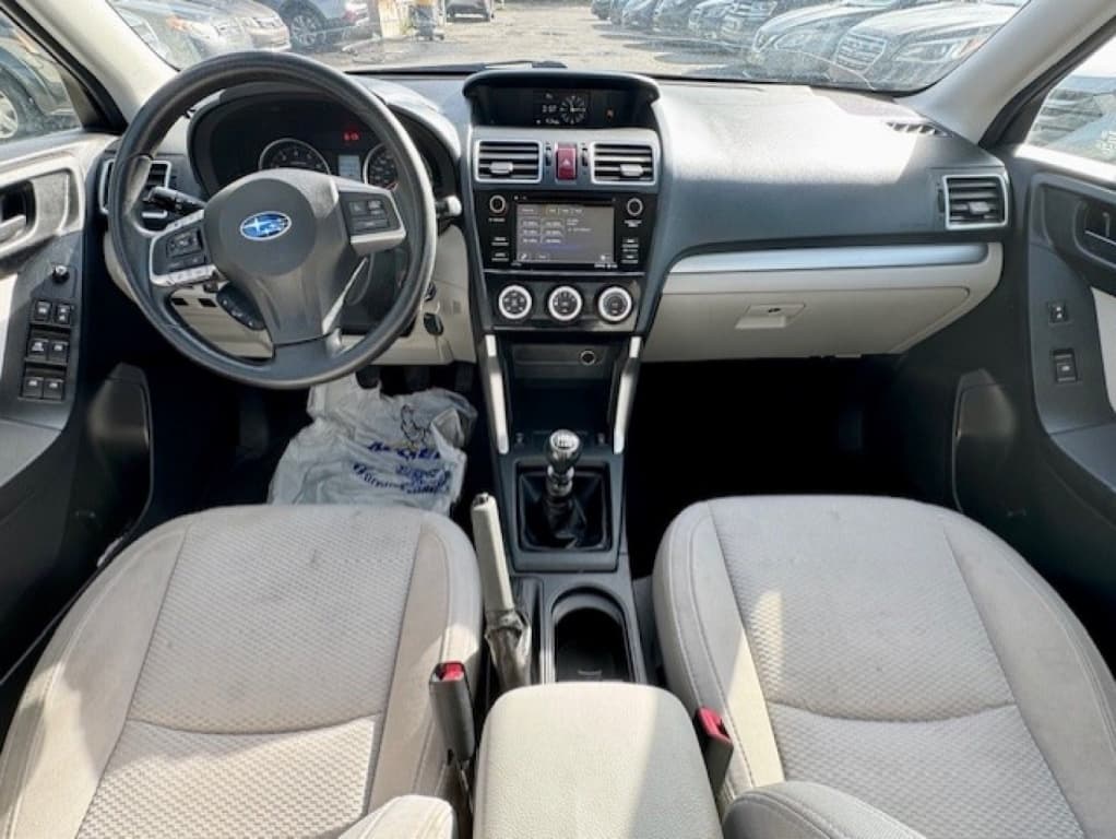 2016 Subaru Forester i thumbnail 10