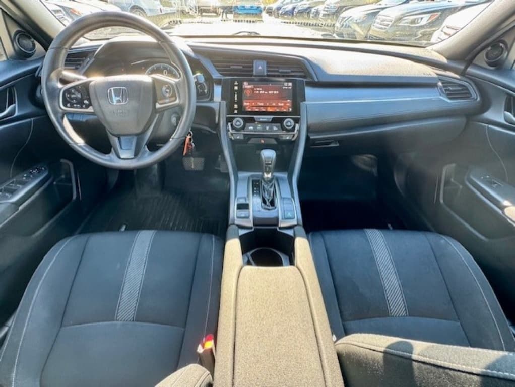 2018 Honda Civic Hatchback LX thumbnail 10