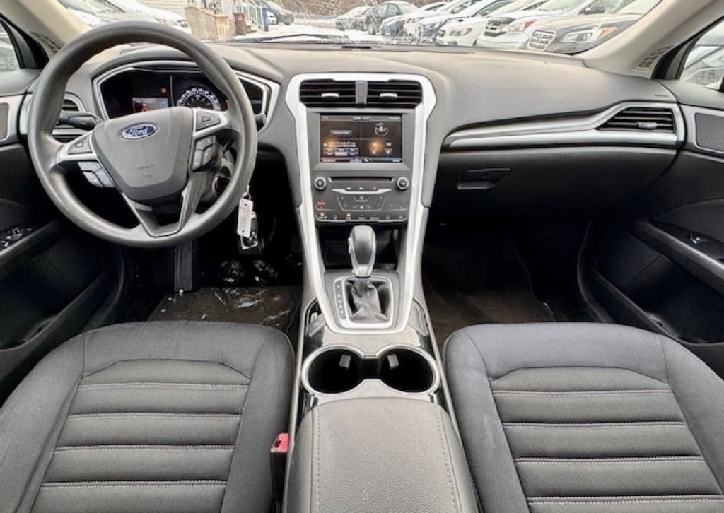 2015 Ford Fusion SE thumbnail 10