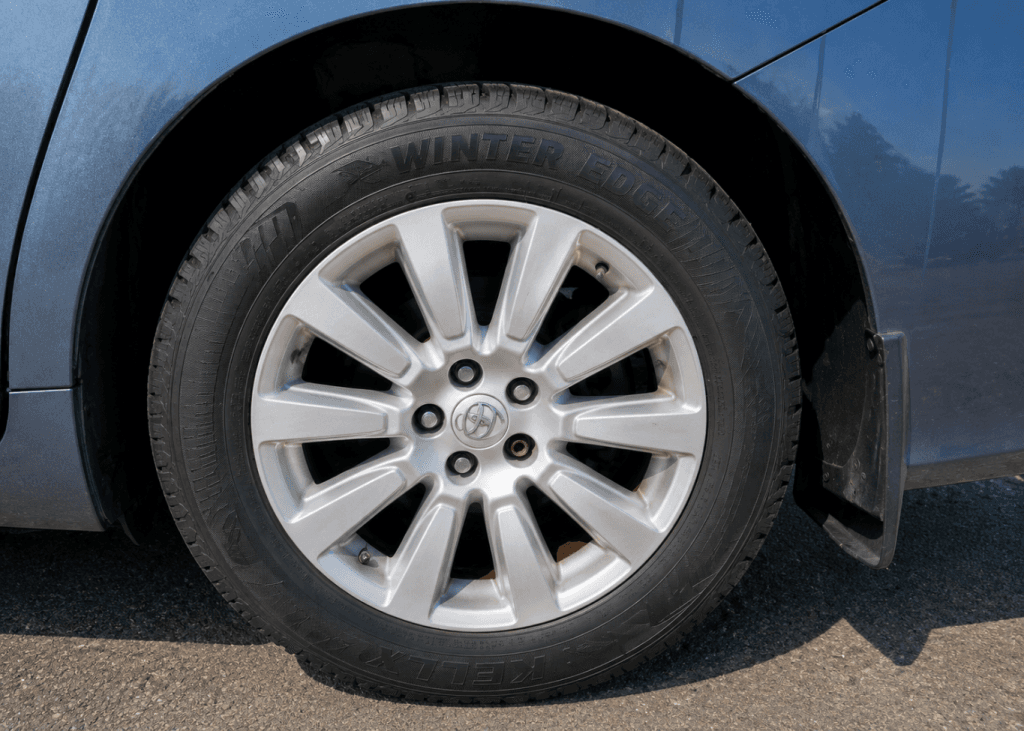 2015 Toyota Sienna LE thumbnail 7