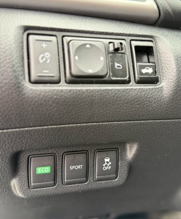 2016 Nissan Sentra SV/S/SR/SL thumbnail 9