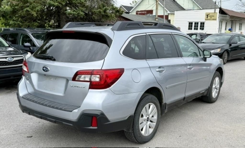 2018 Subaru Outback Touring thumbnail 5