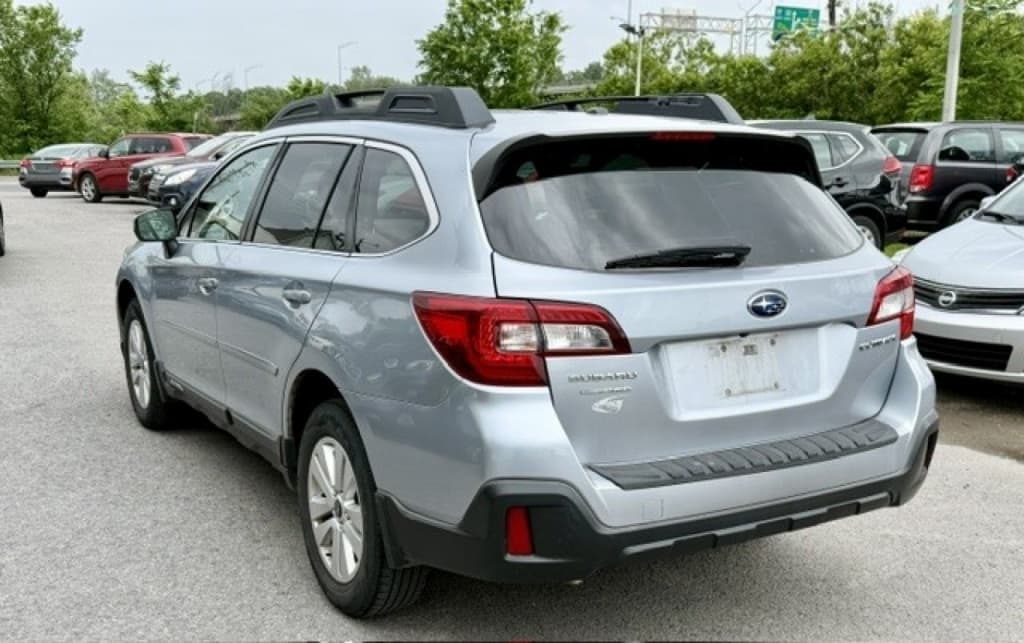 2018 Subaru Outback Touring thumbnail 4