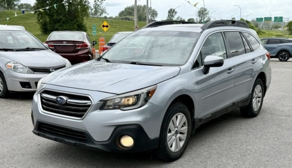 2018 Subaru Outback Touring thumbnail 2