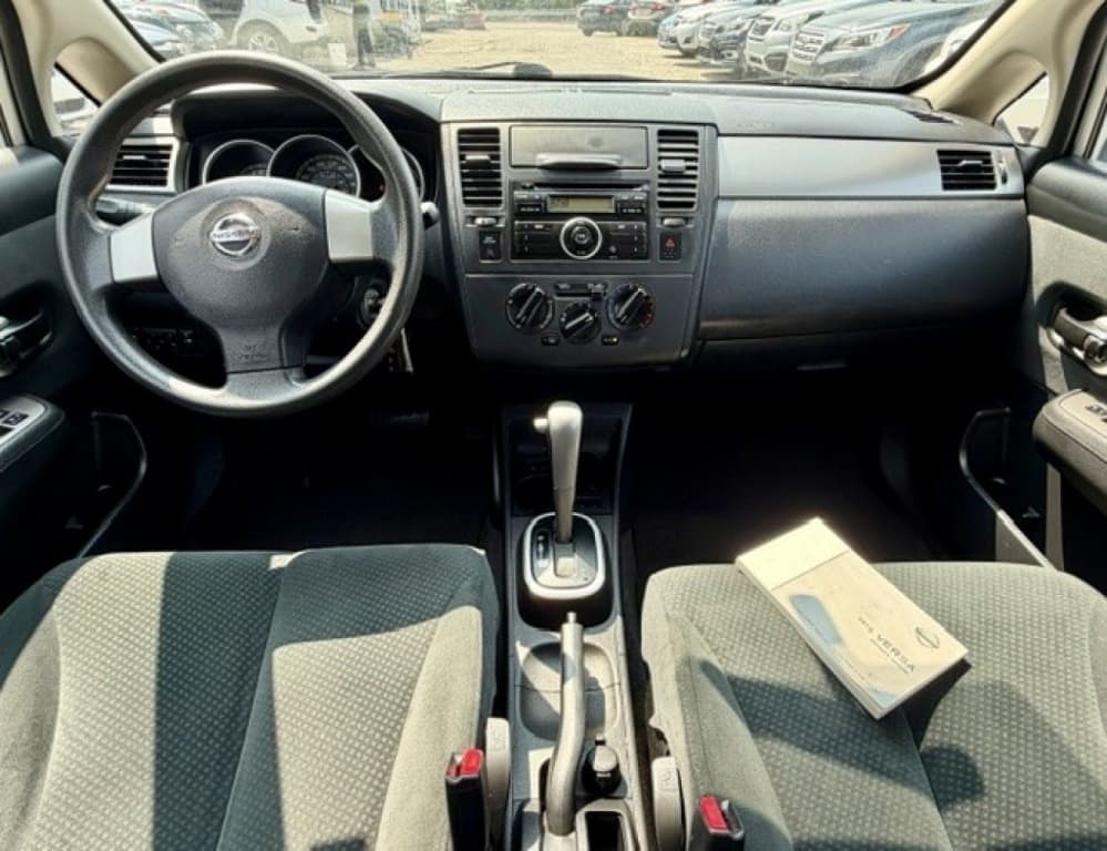 2012 Nissan Versa S thumbnail 9