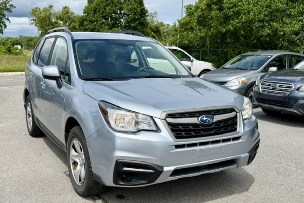 2017 Subaru Forester i thumbnail 6