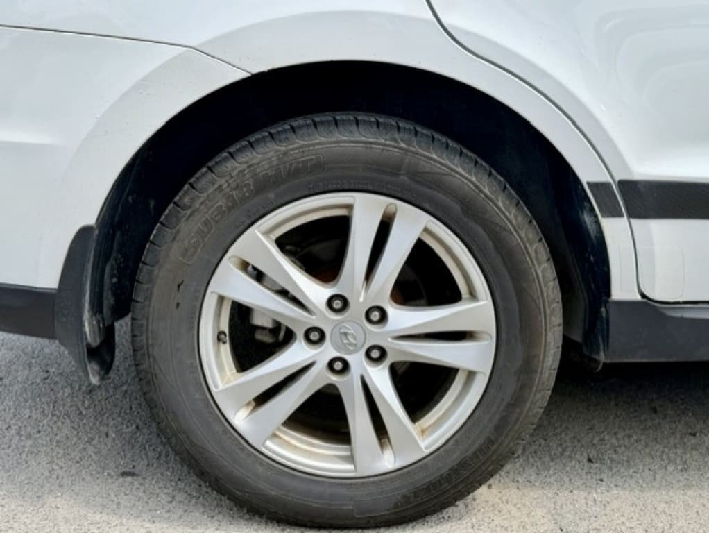 2011 Hyundai Santa Fe GL Sport thumbnail 5