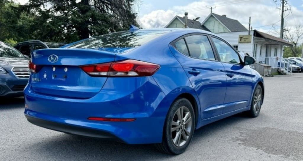 2017 Hyundai Elantra GL thumbnail 5