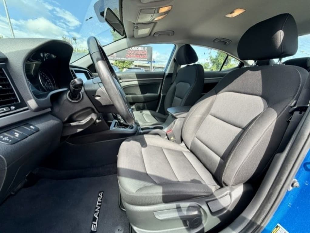 2017 Hyundai Elantra GL thumbnail 7