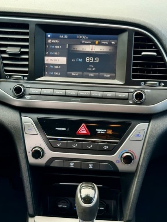2017 Hyundai Elantra GL thumbnail 9