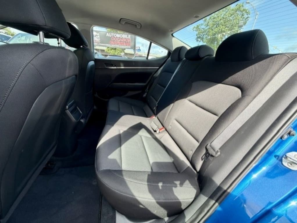 2017 Hyundai Elantra GL thumbnail 12