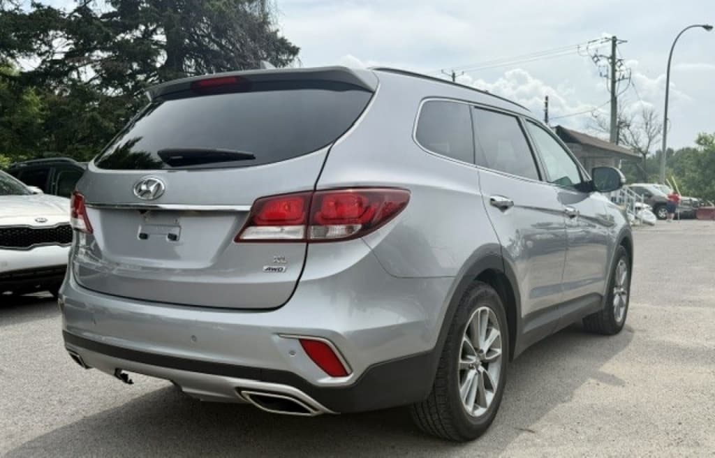 2017 Hyundai Santa Fe XL Luxury thumbnail 6