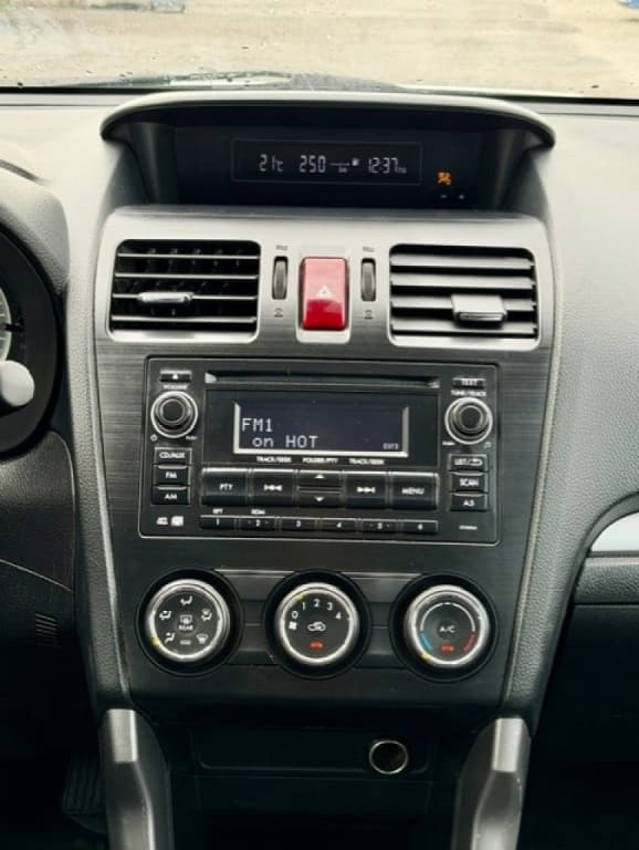 2014 Subaru Forester i thumbnail 10