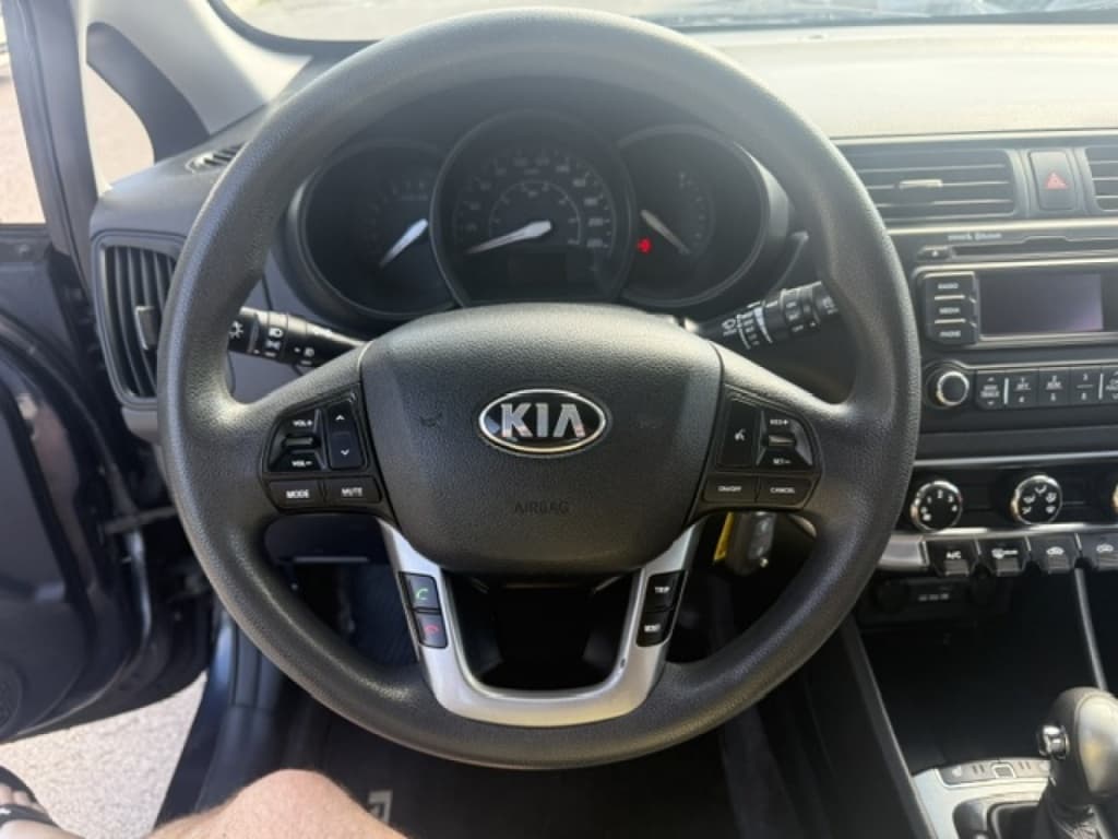2013 KIA Rio thumbnail 10