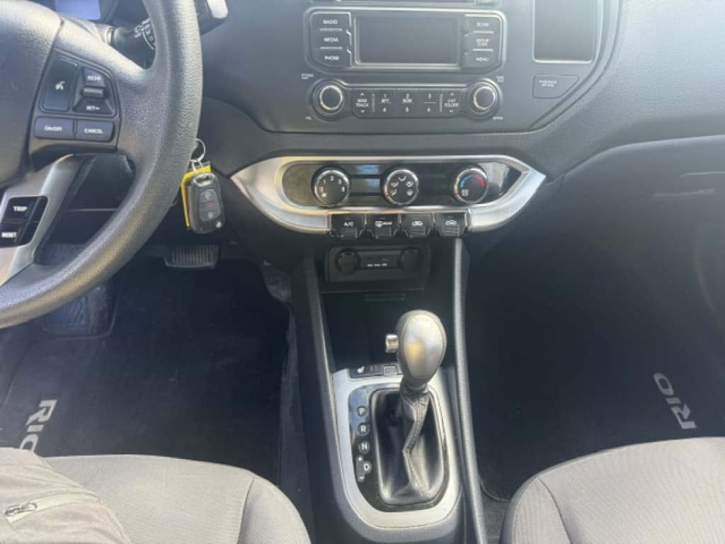 2013 KIA Rio thumbnail 11