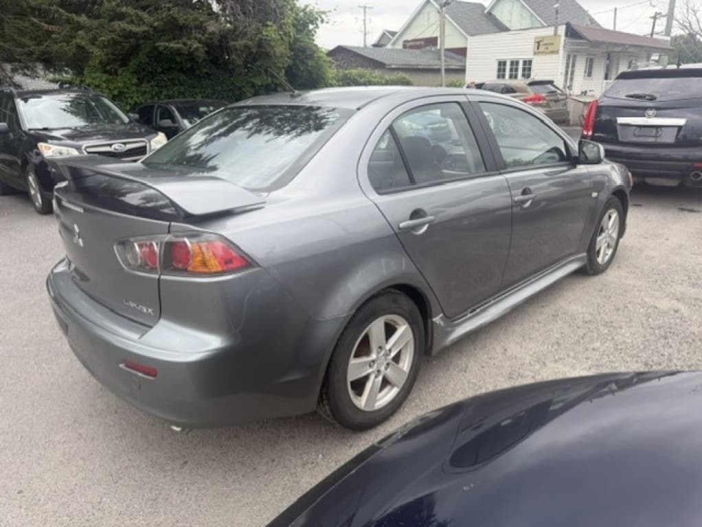 2014 Mitsubishi Lancer SE thumbnail 3